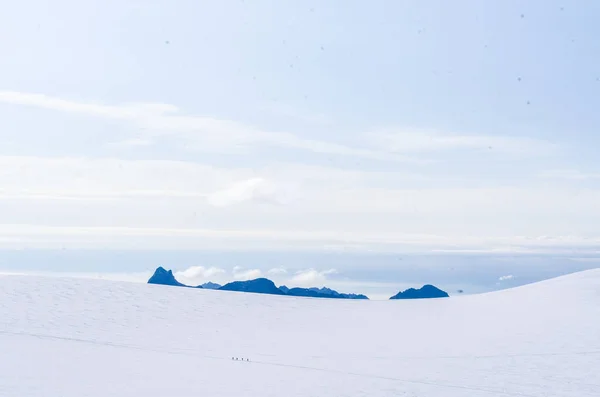 Paisajes Invierno Con Excursionistas Espectáculo — Foto de Stock