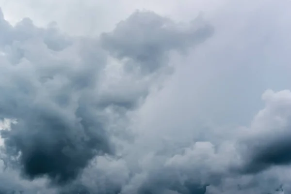 A photo of blue-gray clouds before a thunderstorm
