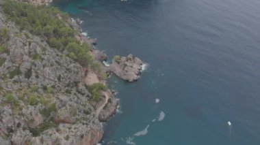 Bağlantı noktası de Sa Calobra - güzel sahil yolu ve peyzaj Mallorca, İspanya