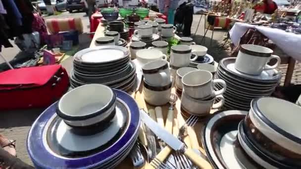 Helsinki, Finland - 19 juni, 2018: zondag rommelmarkt. Antieke bazaar. — Stockvideo