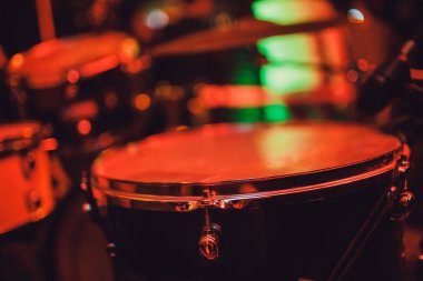 Spot renk sahnede bateri seti