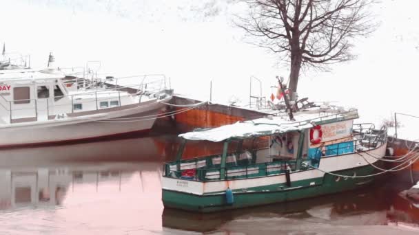 Klaipeda, Litouwen - 12 januari 2018: Port in Klaipeda. Litouwen-winter — Stockvideo