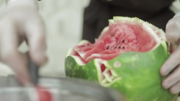 Escultura de frutas, decorações de frutas, esculpidas — Vídeo de Stock