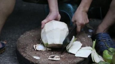 Yemek pişirmek için Hindistan cevizi Hindistan cevizi bıçak Temizleme.