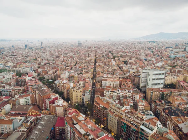 Flygfoto Sants-Montjuic bostadsområde från helikopter. Barcelona — Stockfoto