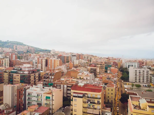 Flygfoto Sants-Montjuic bostadsområde från helikopter. Barcelona — Stockfoto
