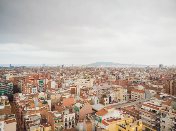 Vista aerea Sants-Montjuic quartiere residenziale da elicottero. Barcellona — Foto Stock