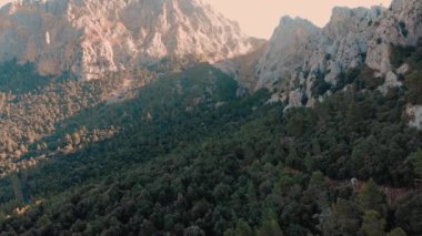 Bağlantı noktası de Sa Calobra - güzel sahil yolu ve peyzaj Mallorca, İspanya