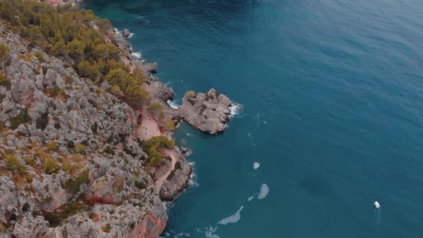 Port de Sa Calobra - bela estrada costeira e paisagem Maiorca, Espanha — Vídeo de Stock