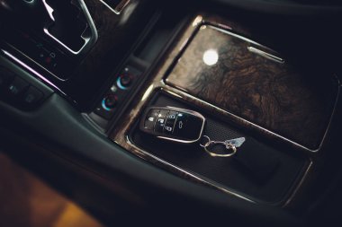 otomatik şanzıman vites düzeyi ile çift kavramalı. modern iç.