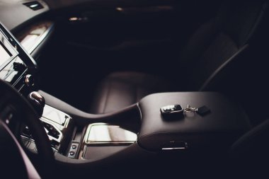 otomatik şanzıman vites düzeyi ile çift kavramalı. modern iç.