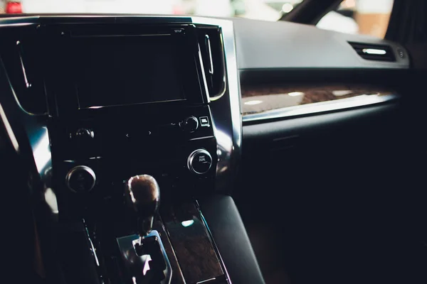 Nivel de transmisión automática con doble embrague. interior moderno . — Foto de Stock