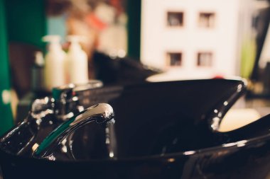 Lüks Güzellik Salonu saç görünümünü siyah yıkama için lavabo.