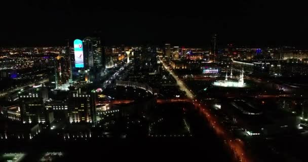 Video of the city of Almaty, Kazakhstan. Ночь в воздухе . — стоковое видео