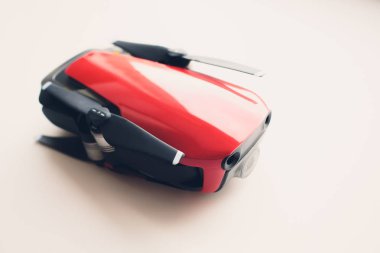 Ufa, Rusya Federasyonu, helikopter salonu, 25 Temmuz, 2018: ile DJI indeks işlem Mavic hava dron kırmızıya yakın çekim