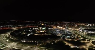 Astana, Kazakistan - 8 Ekim 2018: Video alma ata, Kazakistan şehir. Hava gece.