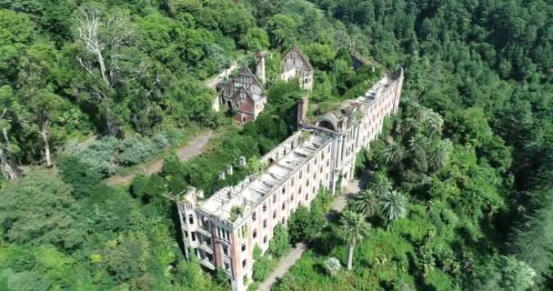 Antiguo gráfico ruinas aéreas. Abjasia. casa vieja . — Vídeos de Stock