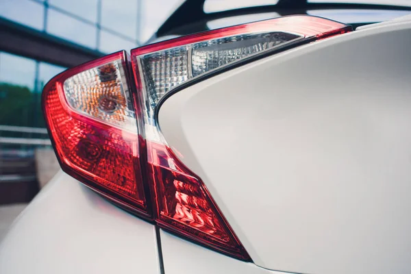 Diodo emissor de luz do carro close-up. Novo veículo moderno detalhe luz — Fotografia de Stock
