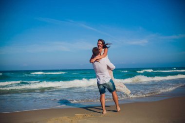 iki arka plan deniz okyanus üzerinde beyaz giysiler içinde