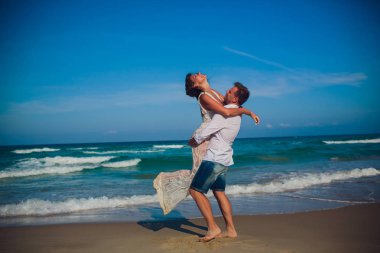 iki arka plan deniz okyanus üzerinde beyaz giysiler içinde