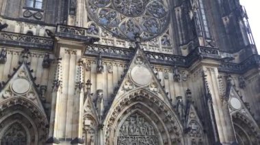 Önden görünüm ana giriş St. Vitus Katedrali Prag Prag Kalesi