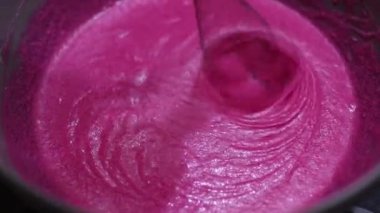 Kırmızı kadife kek için aşık