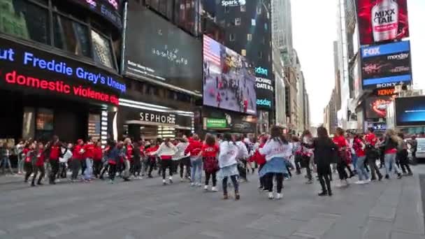 Nova Iorque, Nova Iorque, EUA. setembro 2th, 2016: dança flash mob chinês — Vídeo de Stock