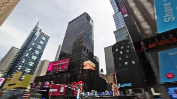 New york, New york, Usa. September 2, 2016: Wolkenkrabbers in de buurt van Times Square in New York City — Stockvideo