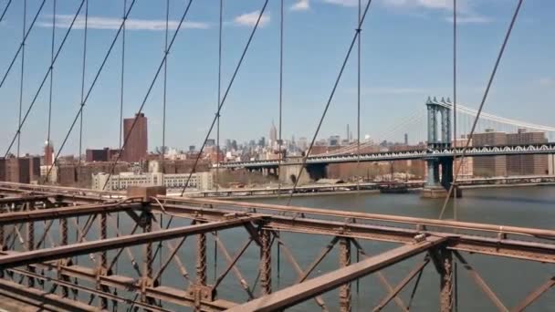 New York, New York, USA. 2. September 2016: leere Bachbrücke, zentrale Perspektive am Morgen — Stockvideo