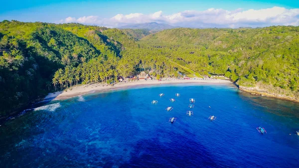 Crystal Bay beach Нуса Пеніда острові. Індонезія — стокове фото