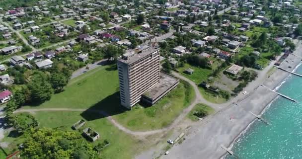 Vista aérea ciudad Gagra, Abjasia, Georgia — Vídeos de Stock
