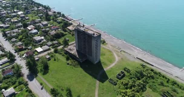 Vista aérea ciudad Gagra, Abjasia, Georgia — Vídeo de stock