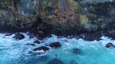 Suwehan plaj Nusa Penida Adası'nda. Bali, Endonezya