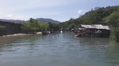 Chonburi, Thailand 21 Kasım 2017: liman günbatımı, liman yat kulübü Tayland otopark Yatlar