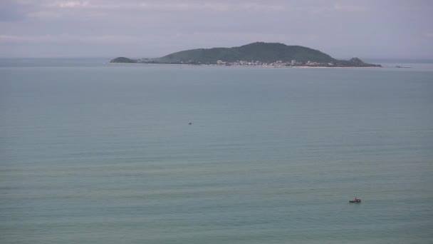 Panorama city från park Luhuitou. Sanya, Hainan, Kina. — Stockvideo