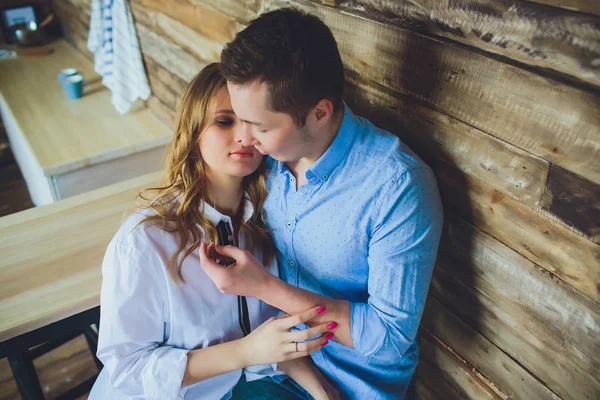 Paar genieten van hun ontbijt-maaltijd samen — Stockfoto