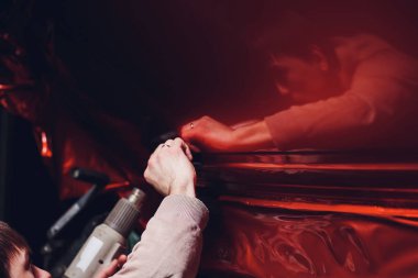 Araba kaydırma uzman vinil folyo ya da film araba kaydırma koruyucu film yat, tekne, gemi, Araba, mobil ev koyarak. saç kurutma makinesi ve süs plastik yumuşak zor çekçek ile Isıtma portakal film