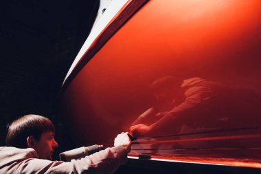 Araba kaydırma uzman vinil folyo ya da film araba kaydırma koruyucu film yat, tekne, gemi, Araba, mobil ev koyarak. saç kurutma makinesi ve süs plastik yumuşak zor çekçek ile Isıtma portakal film