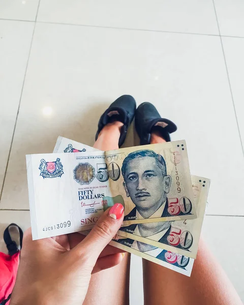 Szingapúr 50 valuta elszigetelt fehér background. — Stock Fotó