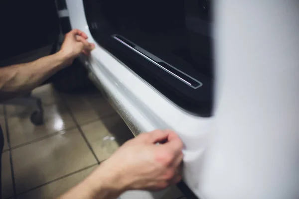 Proteção de pintura de carro, proteger a instalação de revestimento — Fotografia de Stock