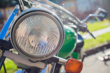 Far üzerinde odaklanın. Far ile Retro motosiklet