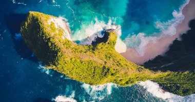 Manta Körfezi veya Kelingking Sahili Nusa Penida Adası, Bali, Endonezya