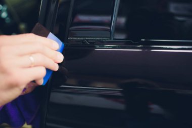 Çalışan eller yükler araba boya koruma filmi