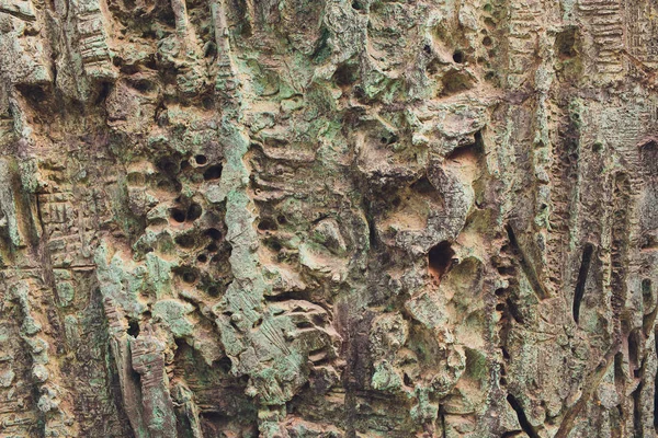 Barevné skalní vrstvy hornin skládaný nad stovky let. Zajímavé pozadí s fascinující textury. — Stock fotografie