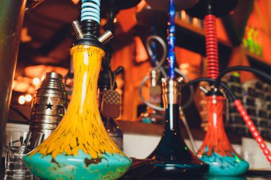 Kırmızı nargile shisha iç tablo grubu.