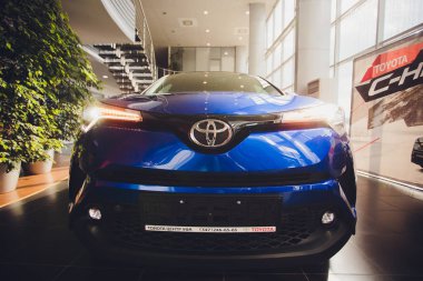 Ufa, Rusya - 05 Haziran 2018: Toyota Ch-R 2018 auto show araç satış