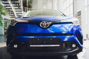 Ufa, Rusya - 05 Haziran 2018: Toyota Ch-R 2018 auto show araç satış