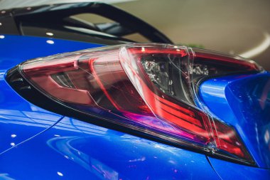 Arka ışık mavi araba detay