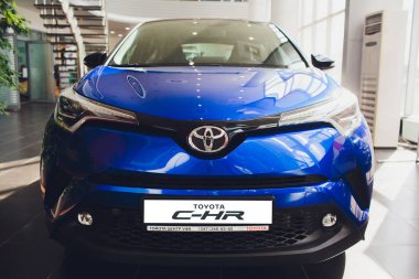 Ufa, Rusya - 05 Haziran 2018: Toyota Ch-R 2018 auto show araç satış