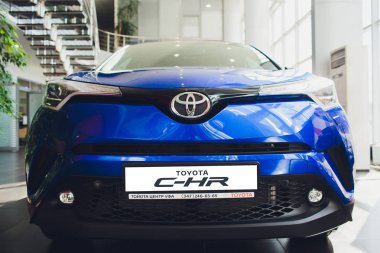 Ufa, Rusya - 05 Haziran 2018: Toyota Ch-R 2018 auto show araç satış